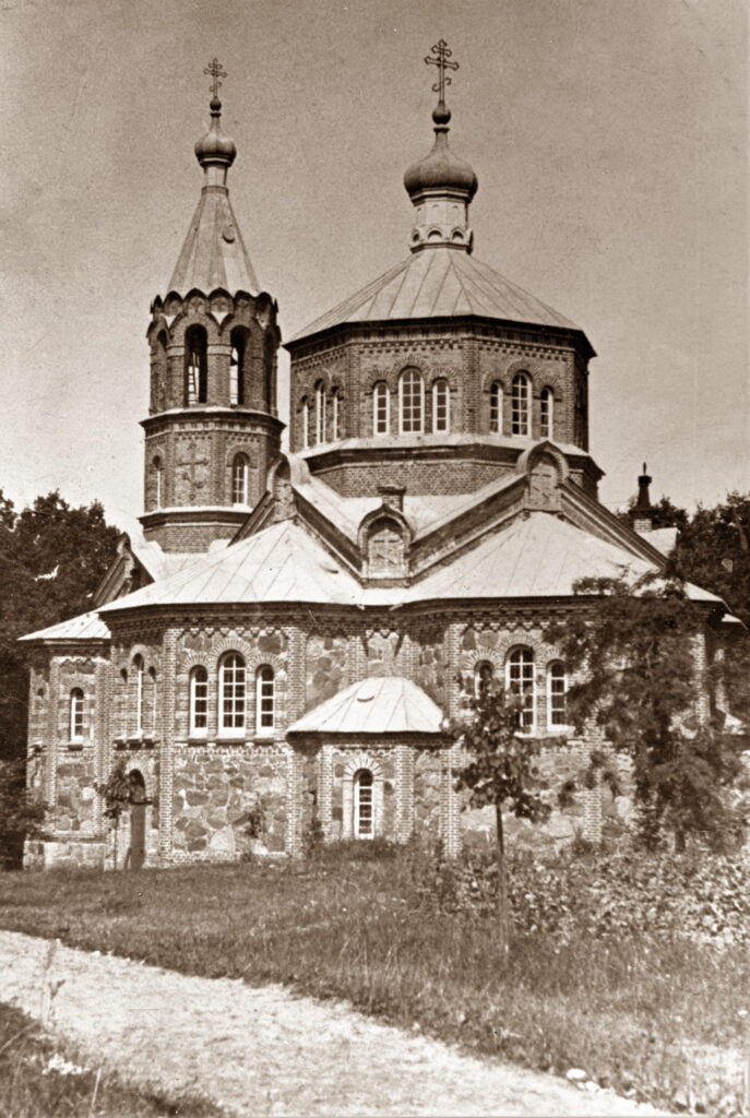 Krievkalna Sv. apustuļu Pētera un Pāvila pareizticīgā baznīca, apm. 1930. gads. Fotouzņēmums no Pāvila Karpa personīgā arhīva.
